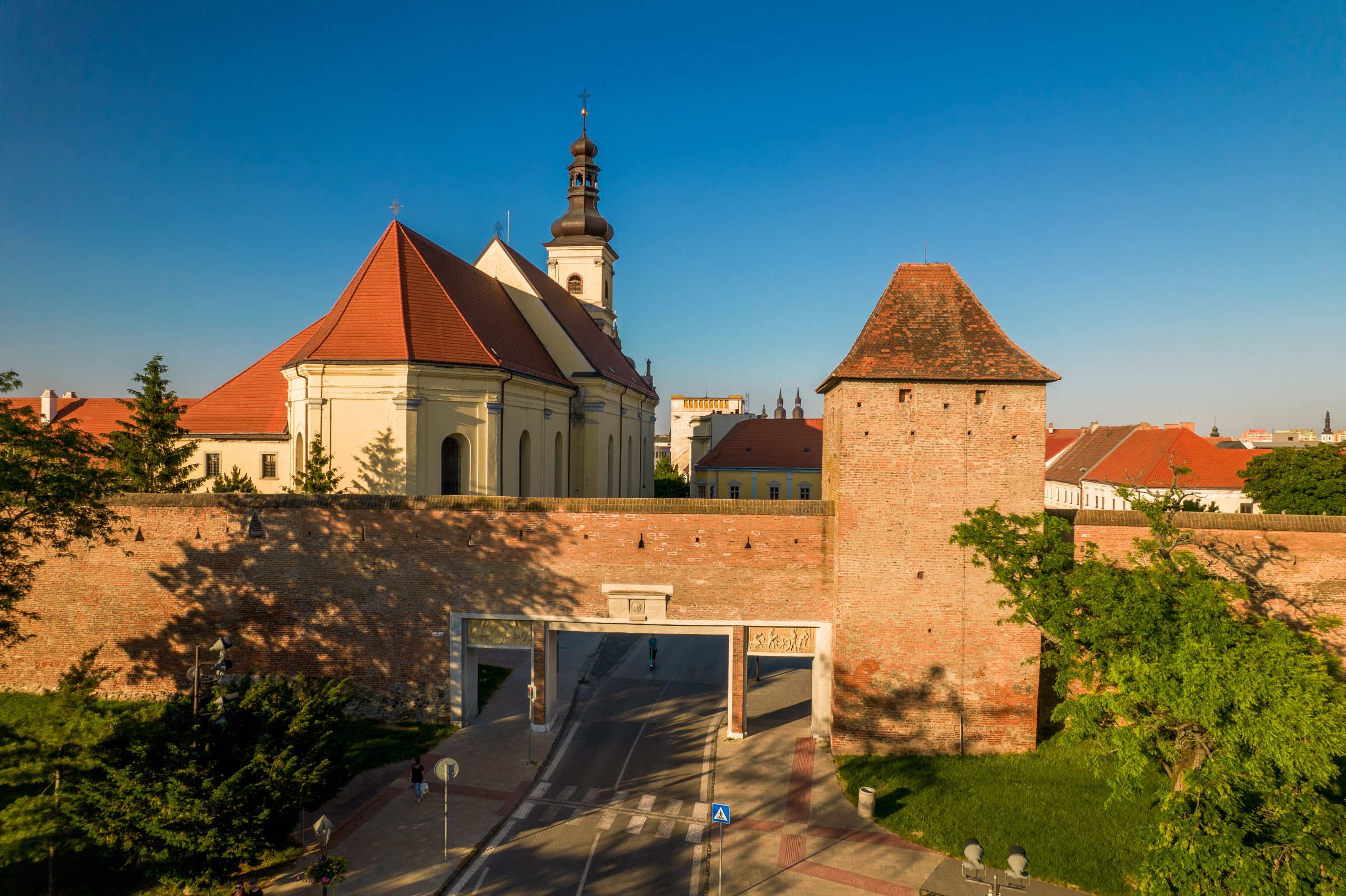 Trnava za 48 hodín: Mestské hradby, príbehy a pohoda medzi vinicami